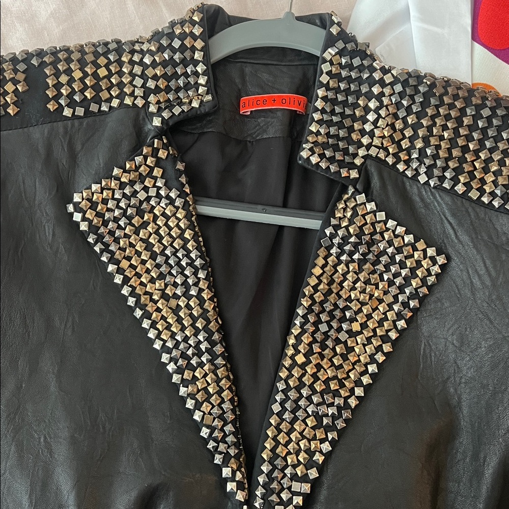 Alice & Olivia Real Black Leather Studded Jacket missing studs - Picture 6 of 10